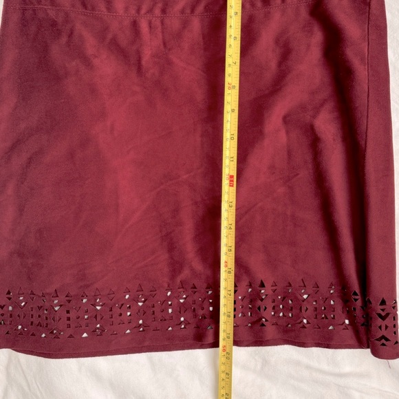 STUDI BY JPR | PETITE | LONG SUEDE SKIRT | CUTOUT DESIGN | BURGUNDY | P SMALL - Picture 5 of 8